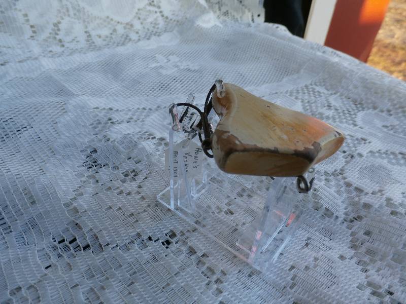 lot 50 image: howes vacuum Bait.