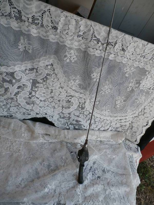 lot 98 image: Criss Cross Ocitgon Metal RodReel Combo