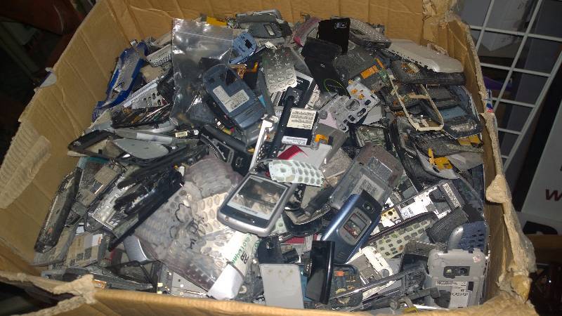 Phone parts (scrap)