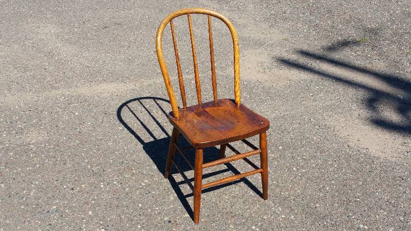 lot 7 image: Antique Idyllic Country Dining Chair