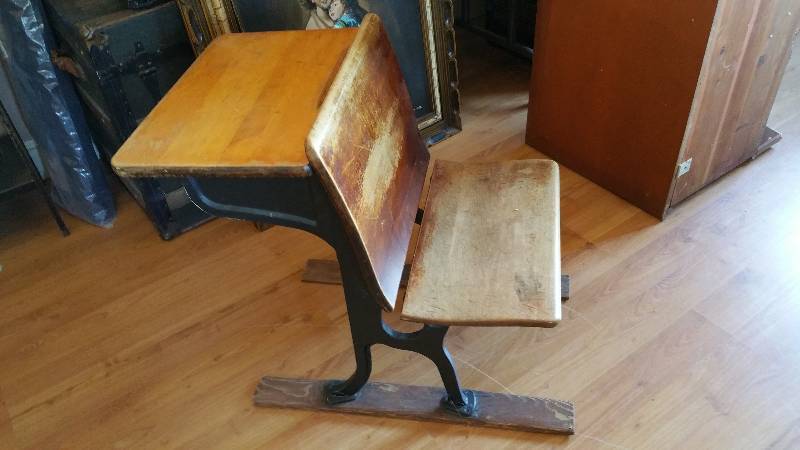 lot 12 image: Small Antique Childrens Desk