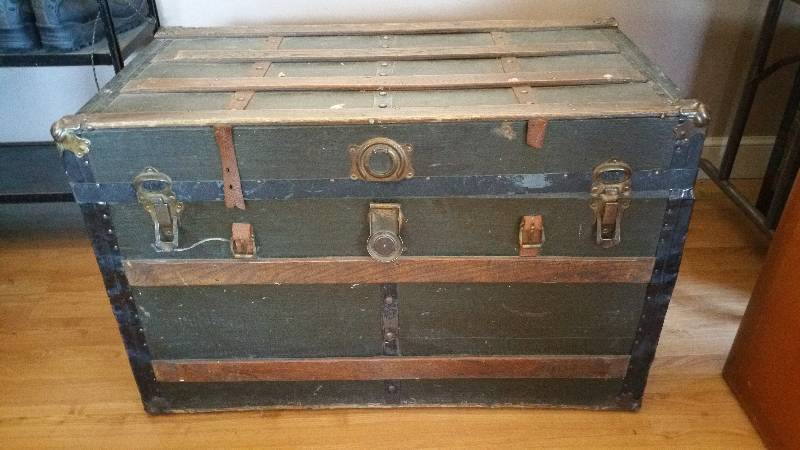 lot 14 image: Antique Steamer Trunk w Leather Straps