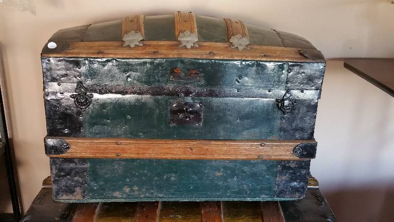 lot 15 image: Smaller Antique Humpback Steamer Trunk