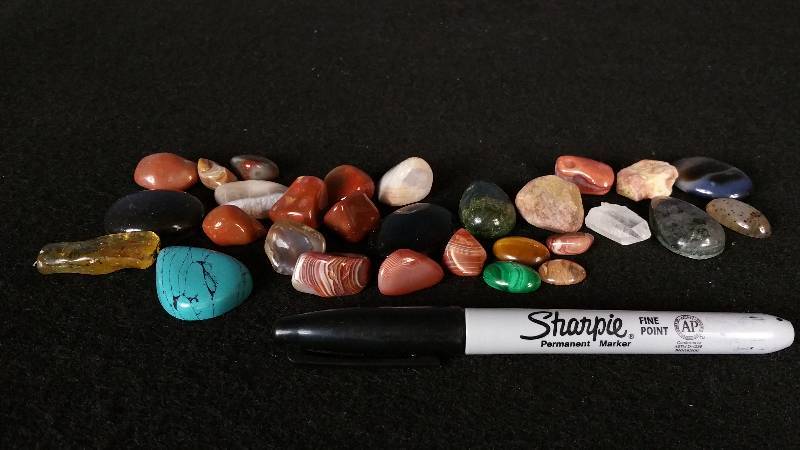 lot 34 image: Group of Agates, Crystals, and More