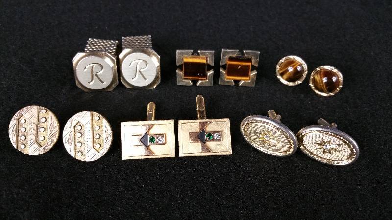 lot 62 image: Group of Vintage Mens Cufflinks