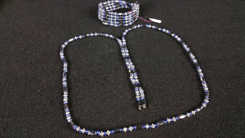lot 64 image: Magnetic Beaded Jewelry
