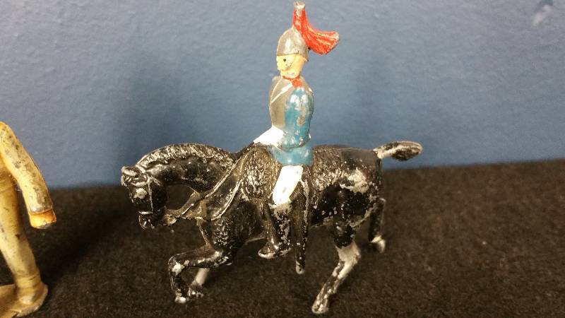 lot 82 image: Antique Cast Iron (Possibly Lead) Figurines