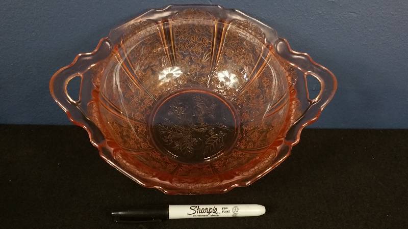 lot 86 image: Cherry Blossom Pink Depression Bowl by Jeanette Glass Co.