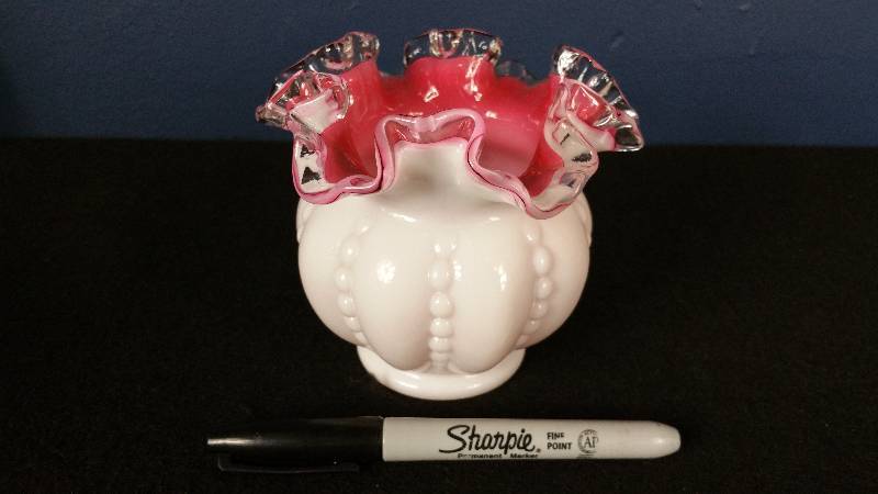 lot 87 image: Vintage Fenton Silvercrest Pink  White Ruffled Beaded Squatty Vase