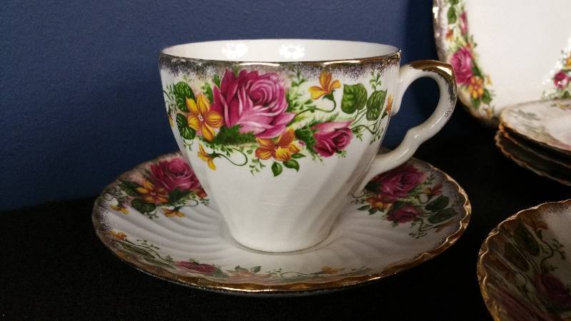 lot 102 image: English Rose Ironstone China Tea & Crumpet Set