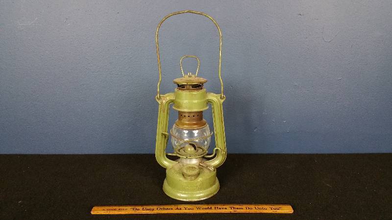 lot 112 image: Vintage Feurer Hand West German Kerosene Lantern