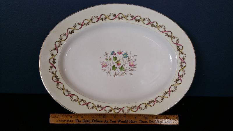 lot 167 image: WEDGWOOD Bone China Sandringham Platter