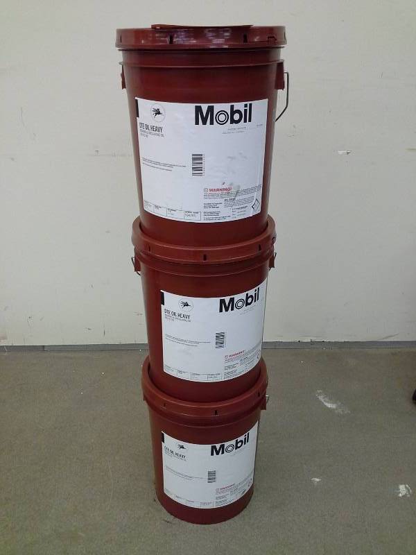 lot 27 image: Mobil DTE Oil Heavy - 15 Gallons