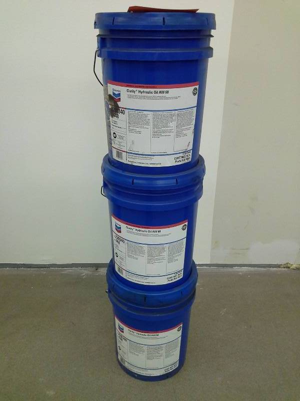 lot 29 image: Chevron Clarity Hydraulic Oil AW 68 - 15 Gallons