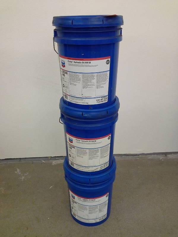 lot 30 image: Chevron Clarity Hydraulic Oil AW 68 - 15 Gallons