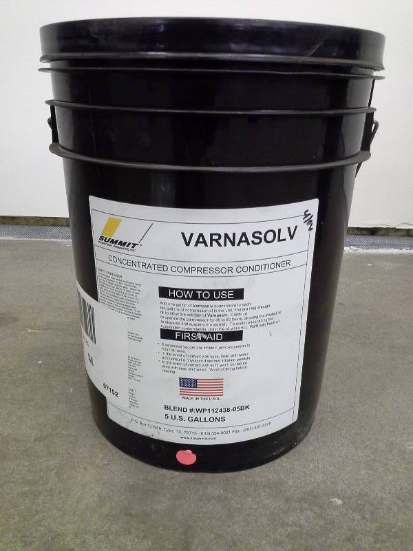 lot 32 image: Summit Varnasolv Compressor Conditioner - 5 Gallons