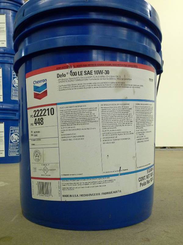 lot 51 image: Chevron Delo 400 LE SAE 10W-30 - 5 Gallons