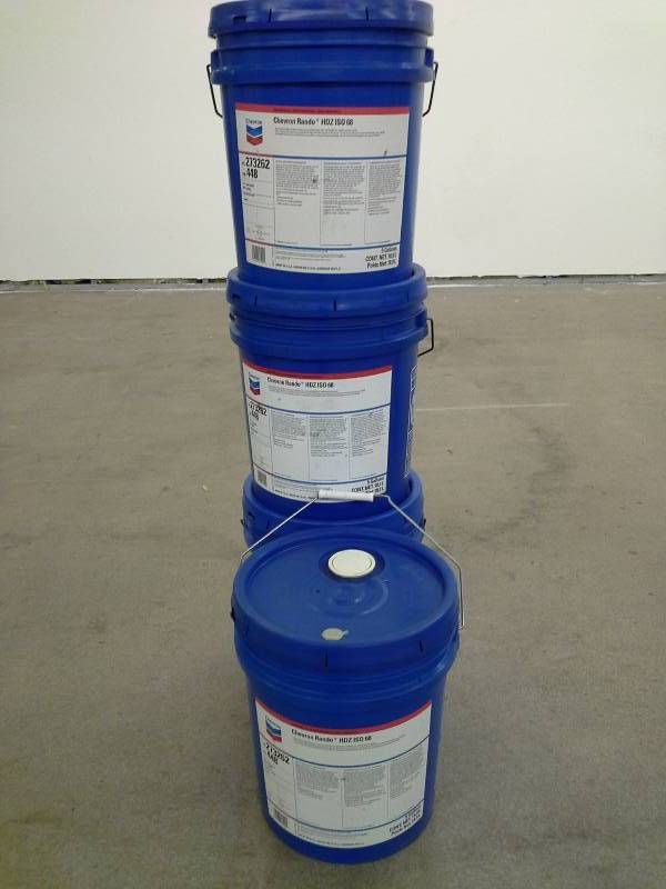 lot 53 image: Chevron Rando HDZ ISO 68 - 20 Gallons