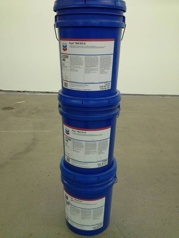 lot 54 image: Chevron Regal R&O ISO 32 - 15 Gallons