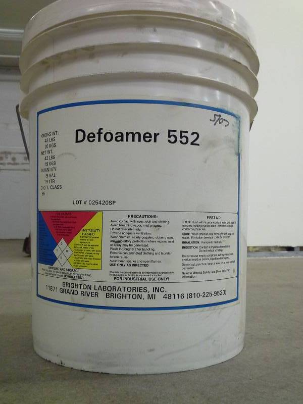 lot 79 image: Defoamer 552 - 5 Gallons