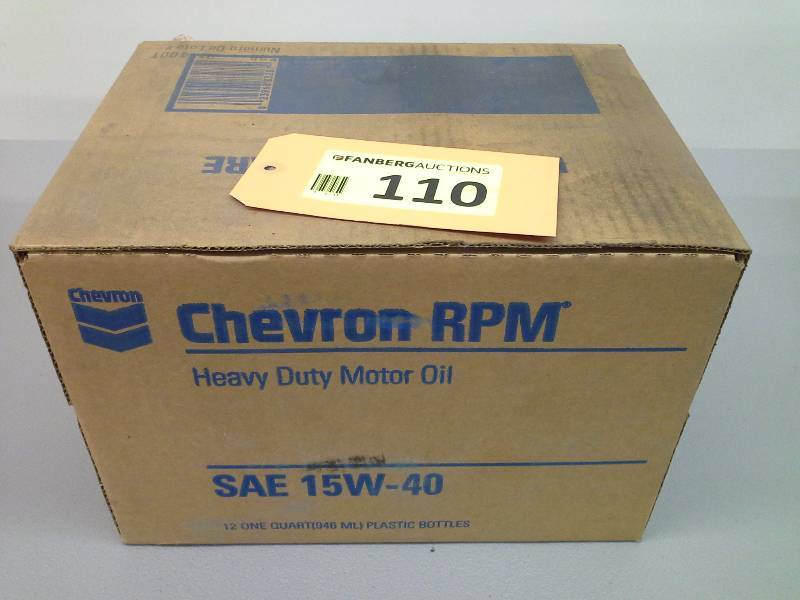 lot 110 image: Chevron RPM Heavy Duty Motor Oil SAE 15W-40 - 12 - 1 Quart Plastic Bottles