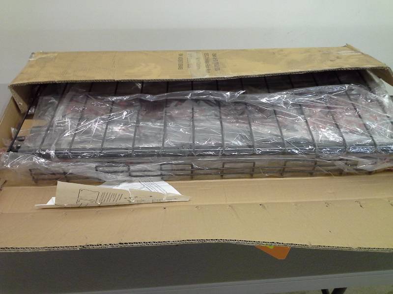 lot 113 image: Premium Floor Rack - New in Box