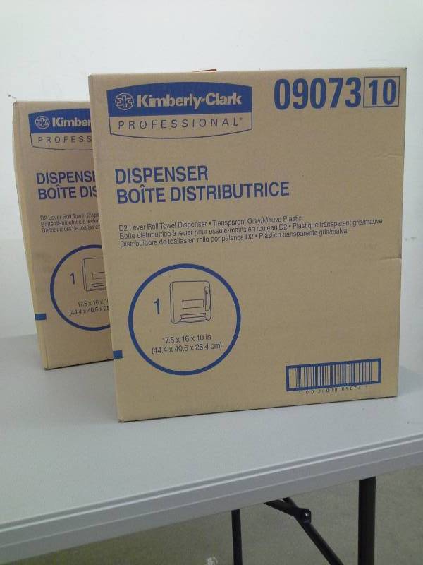 lot 116 image: Kimberly-Clark D2 Lever Roll Towel Dispenser - Quantity 2