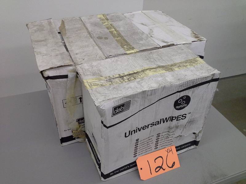lot 126 image: Deb Universal Wipes - 4 Cases of 4 Containers each containing 150 Wipes