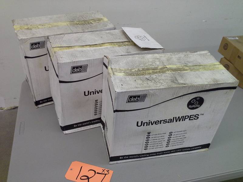 lot 127 image: Deb Universal Wipes - 3 Cases of 4 Containers each containing 150 Wipes