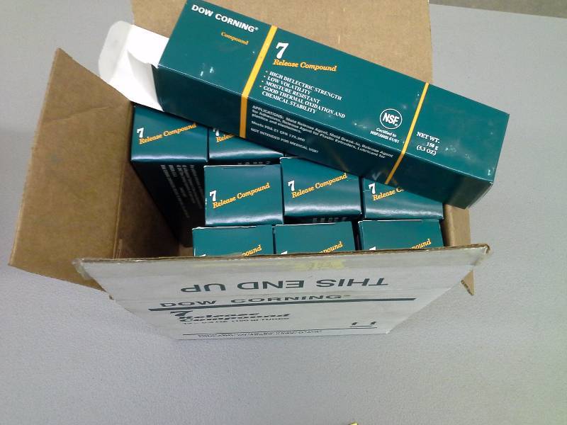 lot 148 image: Dow Corning 7 Release Compound Quantity 11