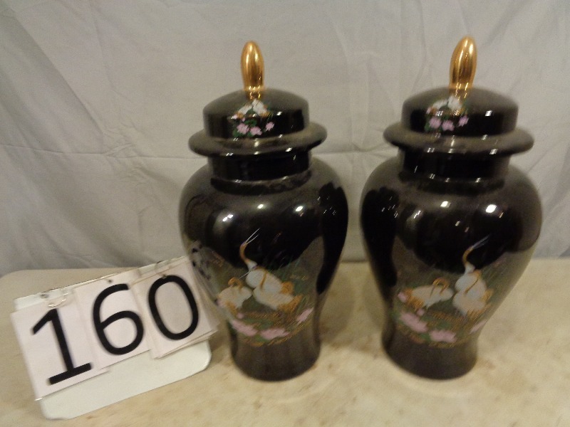 lot 160 image: 2 Beautiful Vases