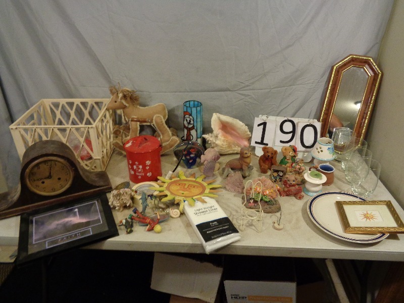 lot 190 image: Large Seashell, Decor, and More
