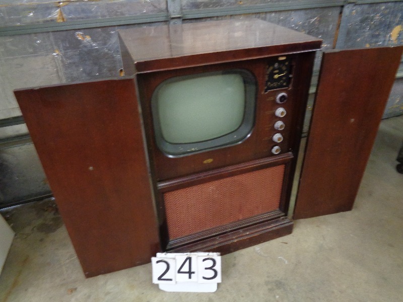 lot 243 image: Tube TV Cabinet