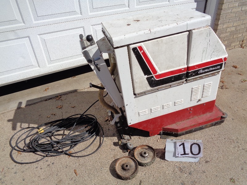 lot 10 image: Advance Convertamatic Floor Scrubber