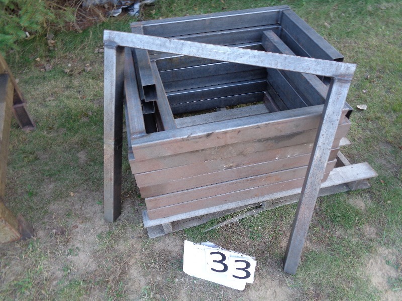 lot 33 image: Steel Legs