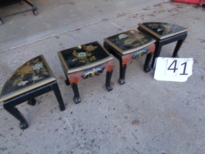 lot 41 image: 4 Small Side Tables