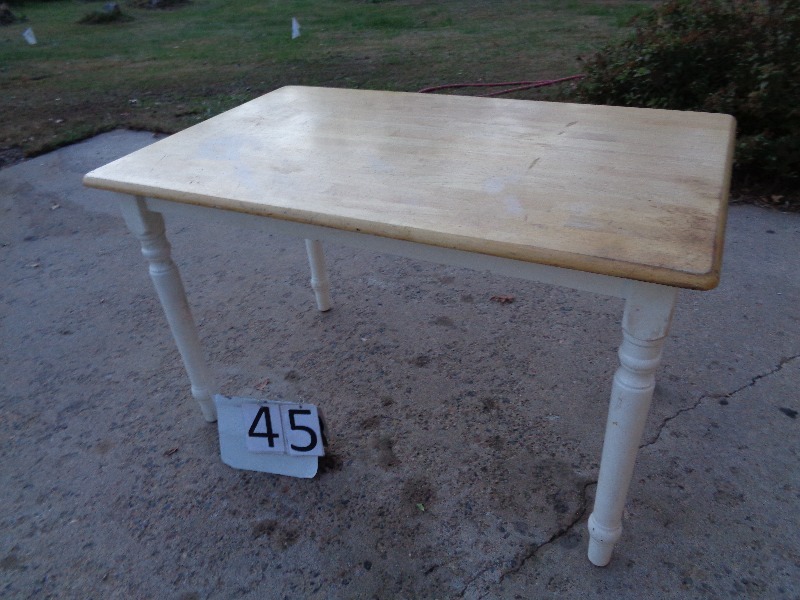 lot 45 image: Wood Kitchen Table