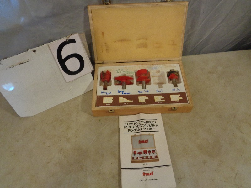 lot 6 image: Router Bits