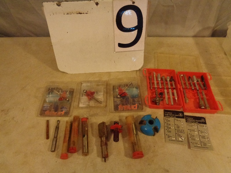 lot 9 image: Router Bits