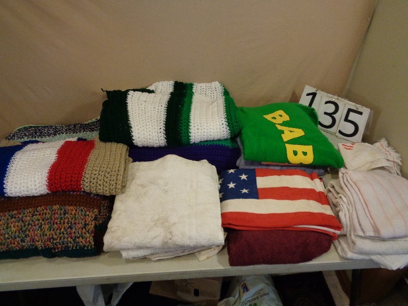 lot 135 image: Blankets and Linens
