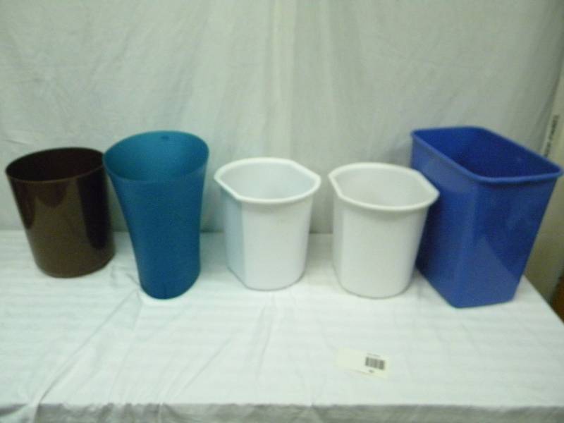 lot 85 image: Waste Basket Lot
