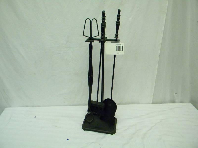 lot 37 image: Fireplace Set