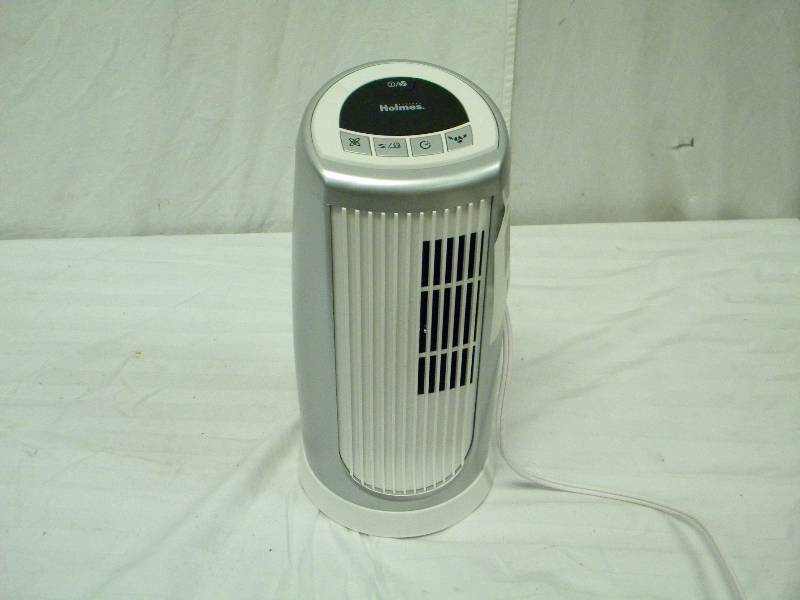 lot 38 image: Holmes Air Purifier