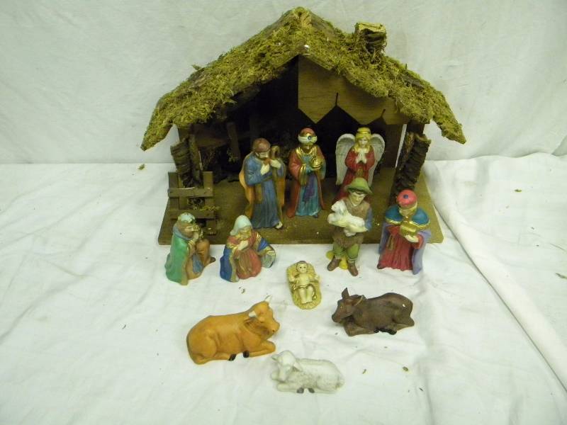 lot 55 image: Nativity Set
