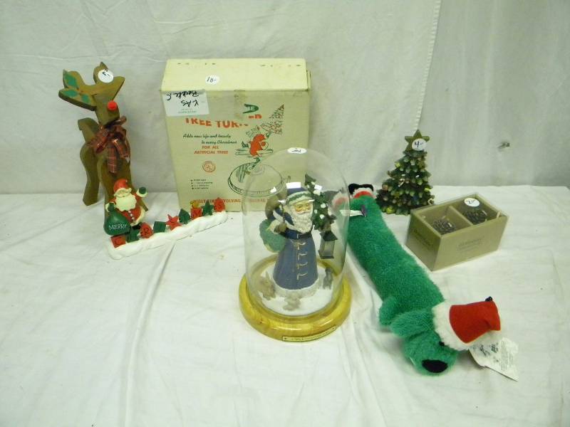 lot 60 image: Holiday Lot