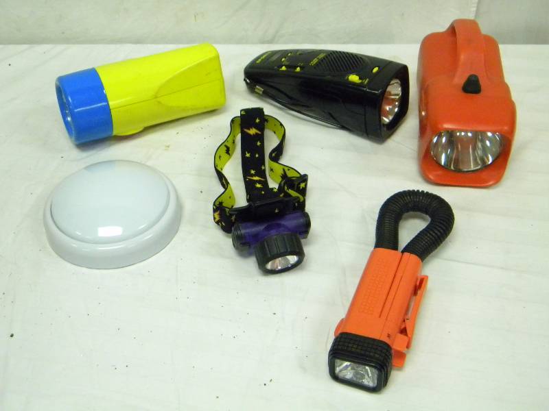 lot 63 image: Flashlight Lot