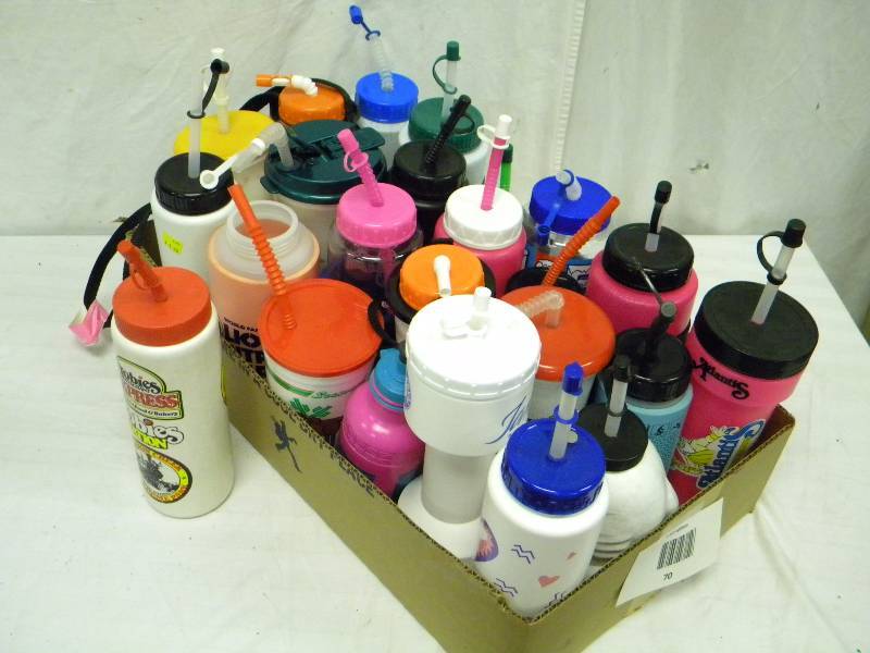 lot 70 image: Collectable Water Bottle Lot