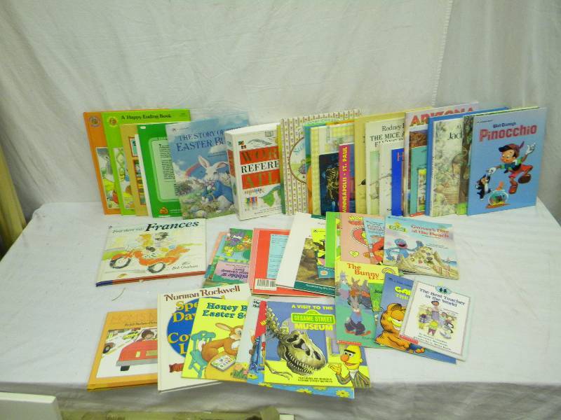 lot 18 image: Book Lot