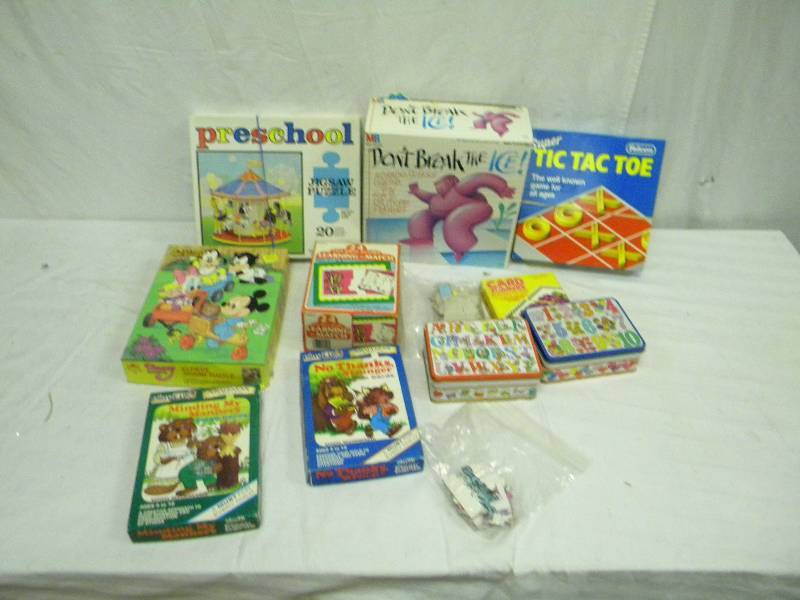 lot 22 image: Vintage Games and Puzzles Lot