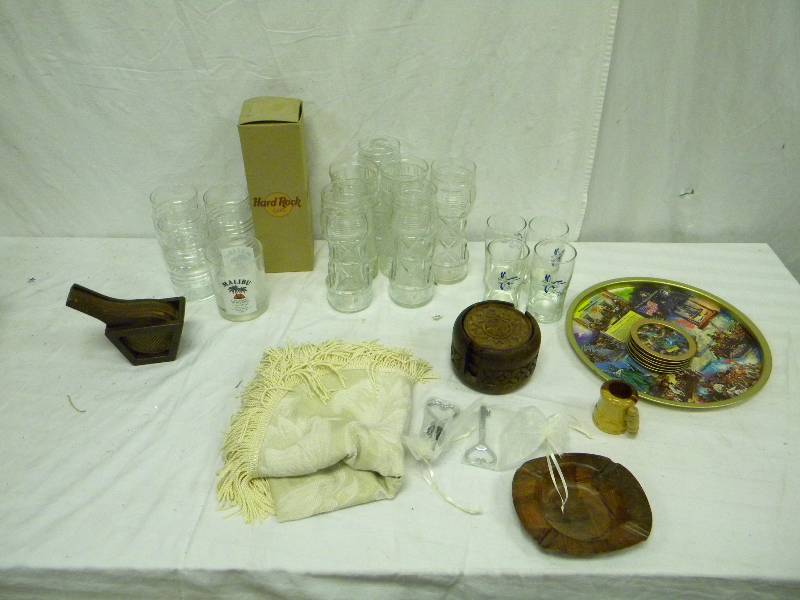 lot 26 image: Barware Lot